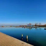 Kikoeto Setany Iii. * Балатонсемеш