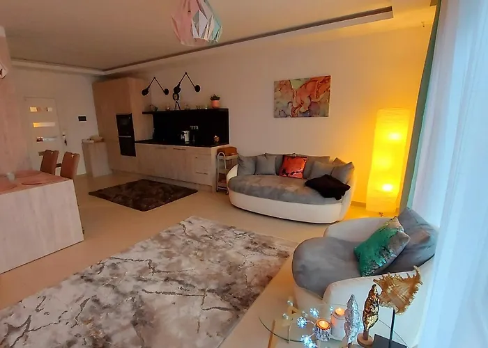 Apartament Kikoeto Setany Iii.