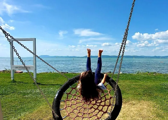 Kikötő Sétány Iii. * Balatonszárszó